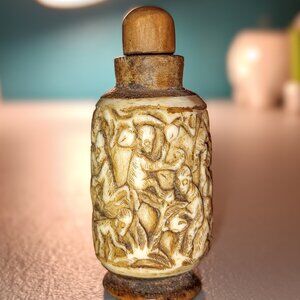 Vintage Chinese Snuff Bottle, 11 Monkeys Picking Peaches/Coconuts? No Spoon